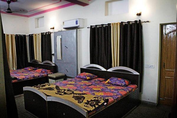 Hotel Roshan Varanasi Exterior photo
