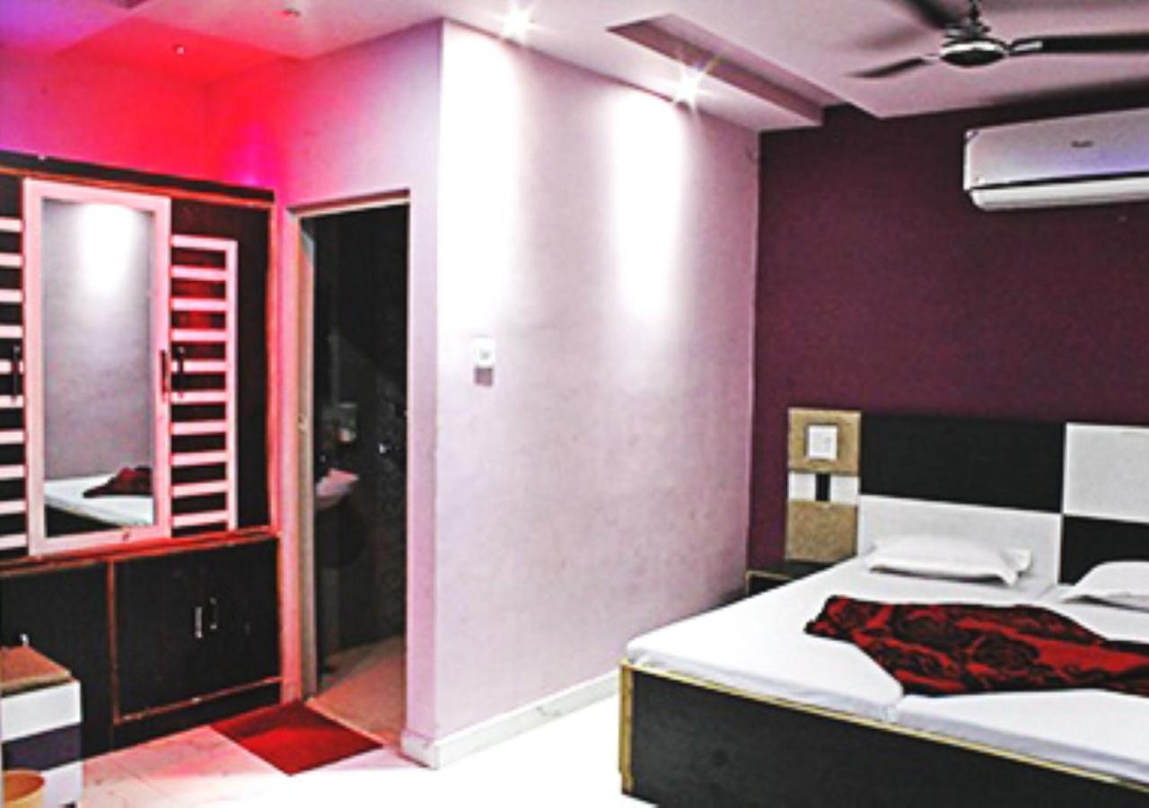 Hotel Roshan Varanasi Exterior photo
