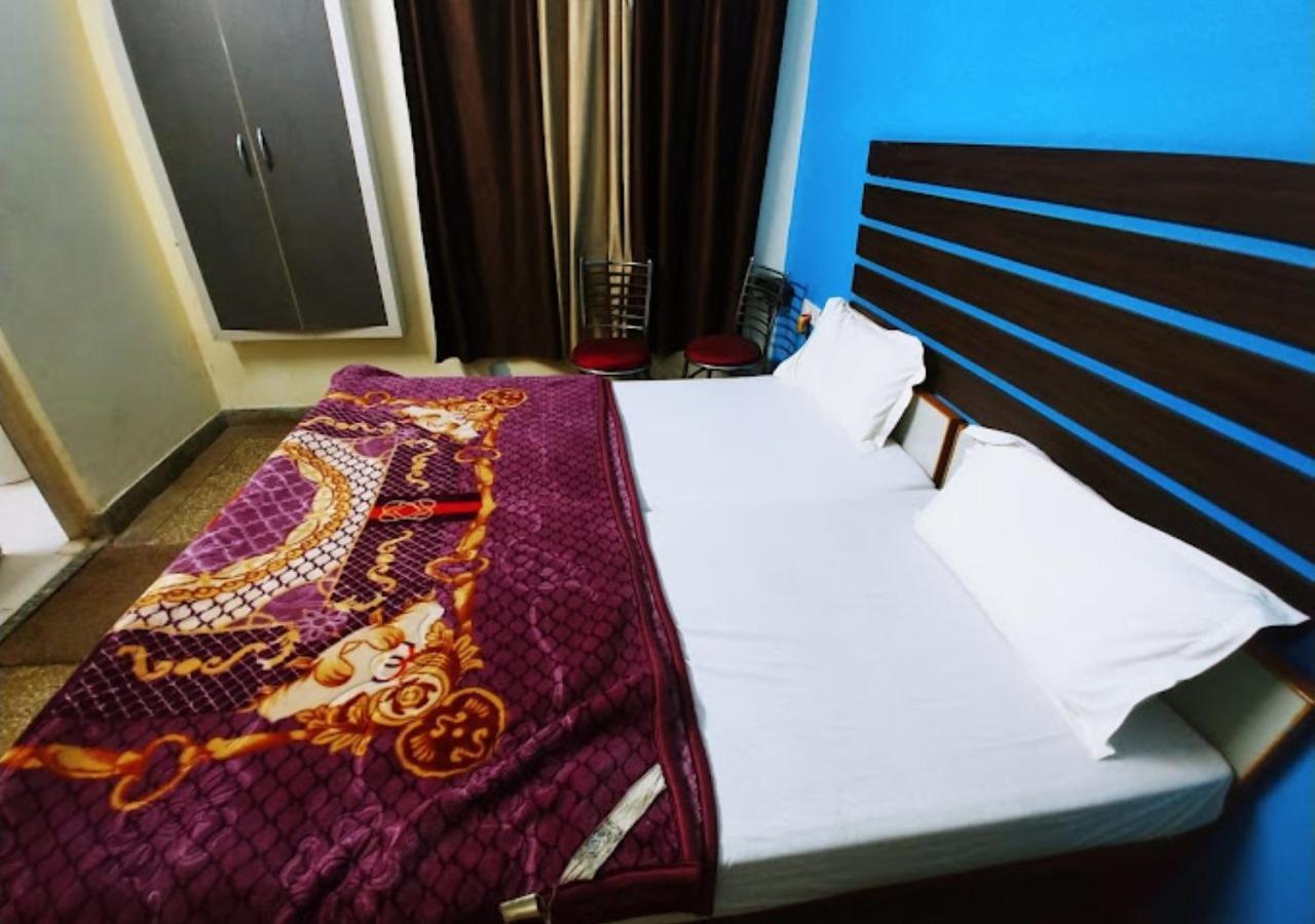 Hotel Roshan Varanasi Exterior photo