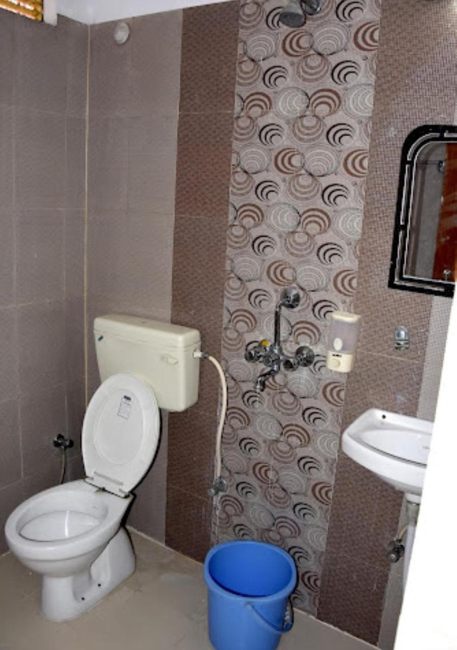 Hotel Roshan Varanasi Exterior photo