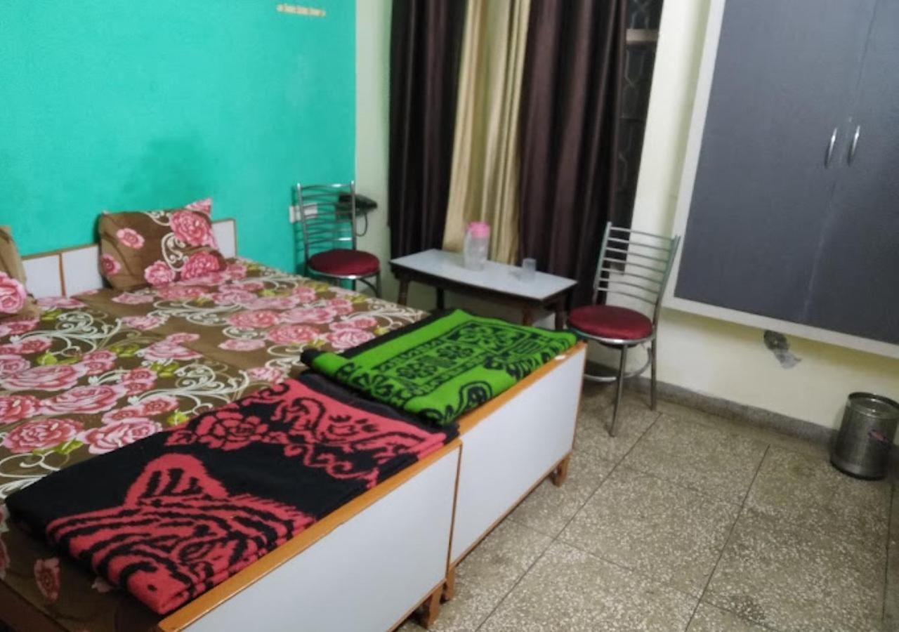 Hotel Roshan Varanasi Exterior photo
