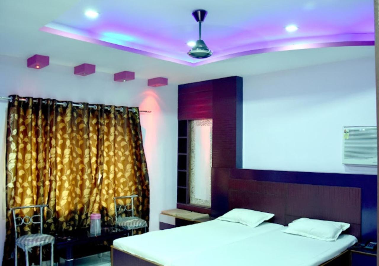 Hotel Roshan Varanasi Exterior photo