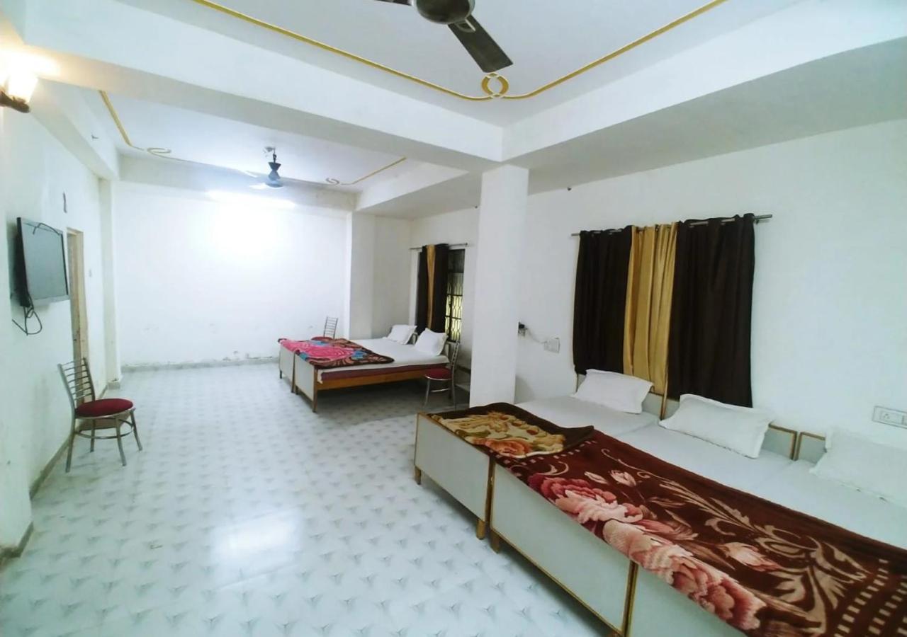 Hotel Roshan Varanasi Exterior photo