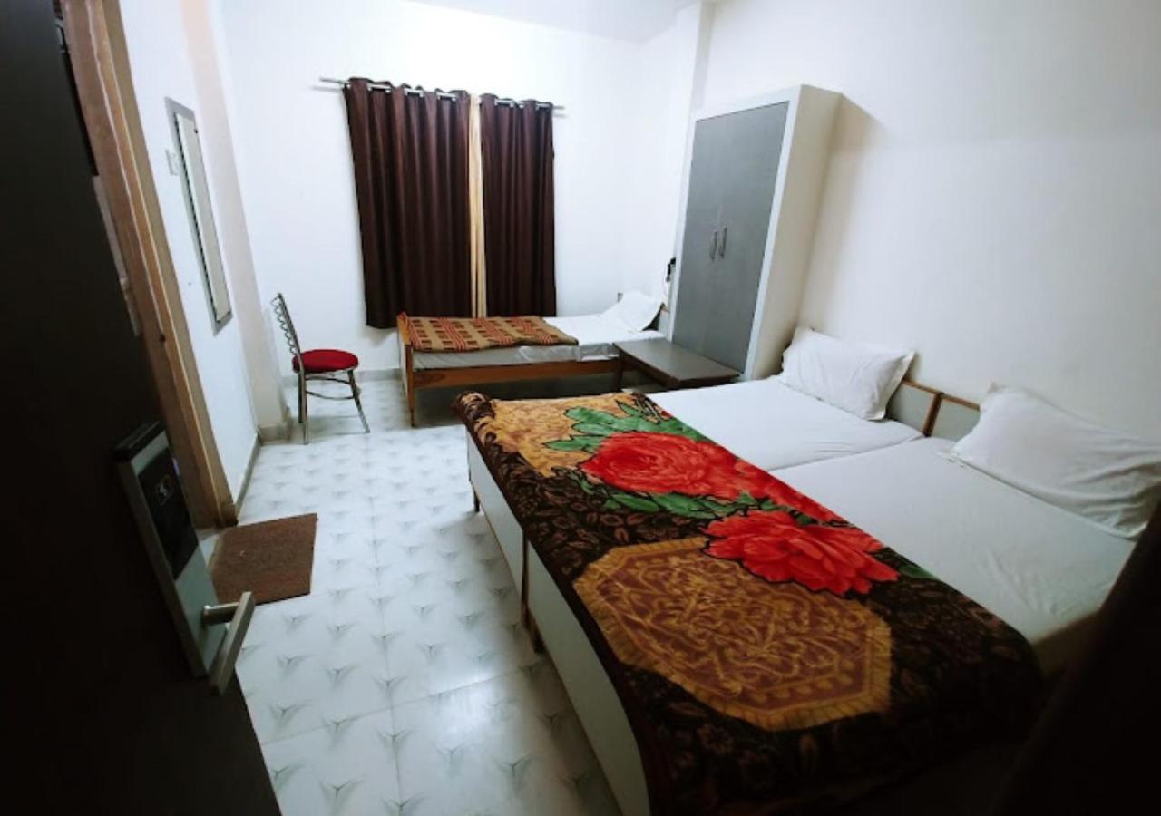 Hotel Roshan Varanasi Exterior photo