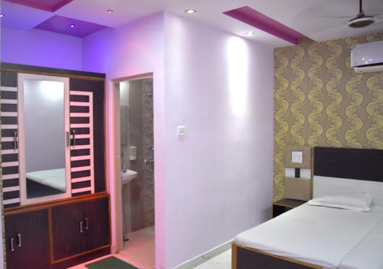Hotel Roshan Varanasi Exterior photo