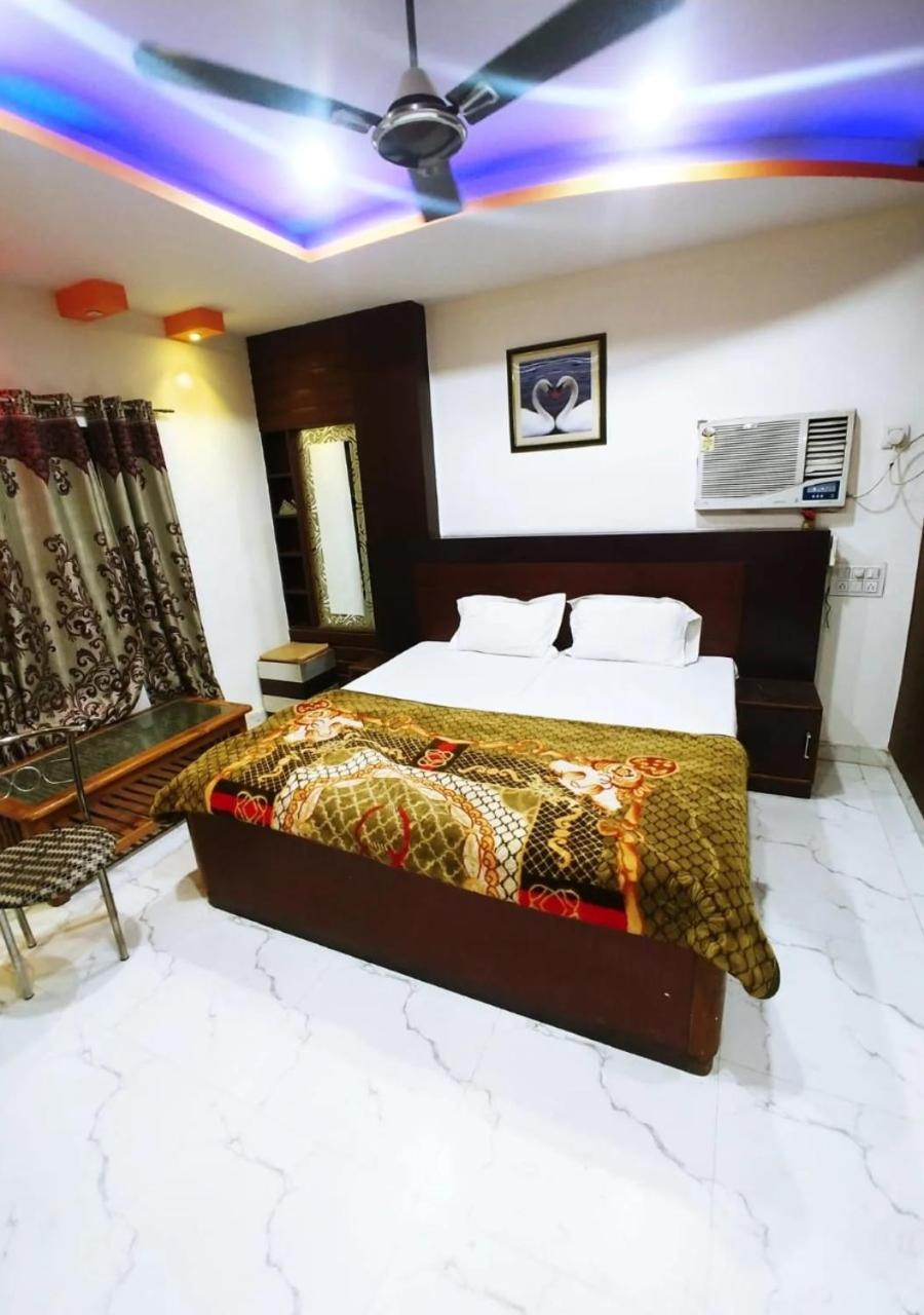 Hotel Roshan Varanasi Exterior photo
